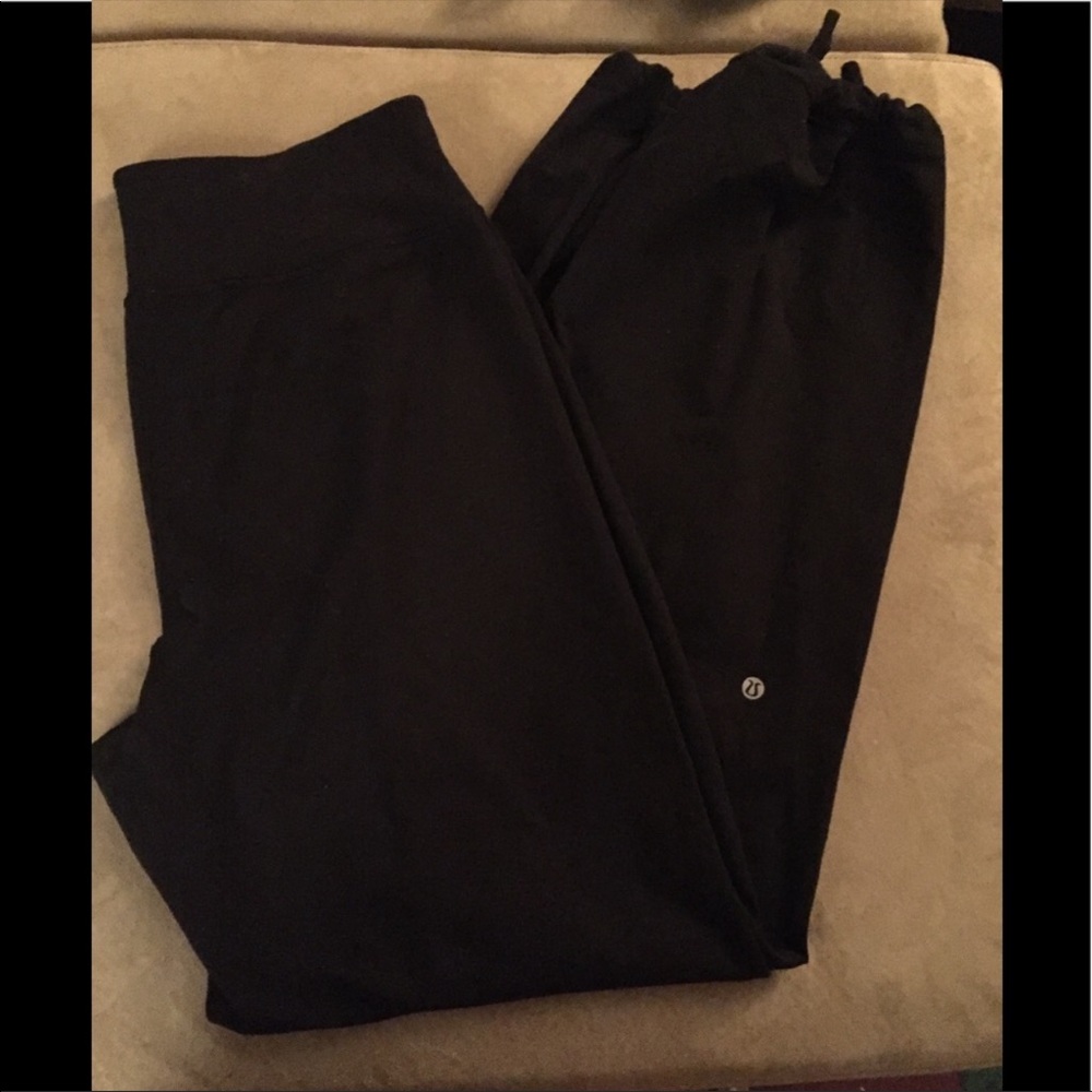 Lululemon black pants/joggers